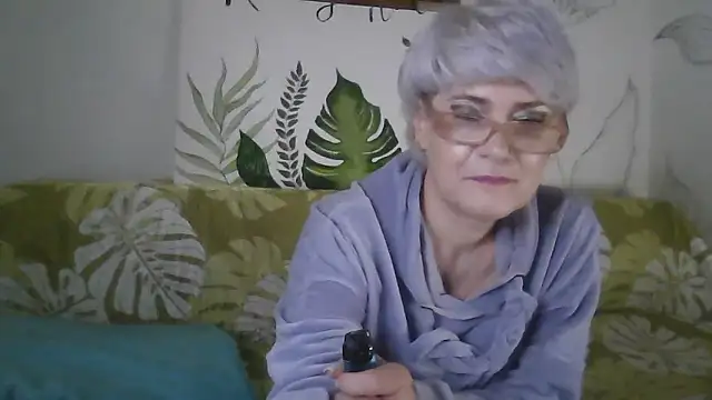 Catty Lady online show from January 2026 06:25:01 PM