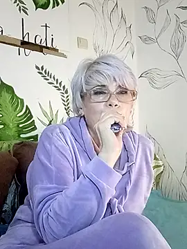 Catty Lady online show from February 2026 07:13:01 PM