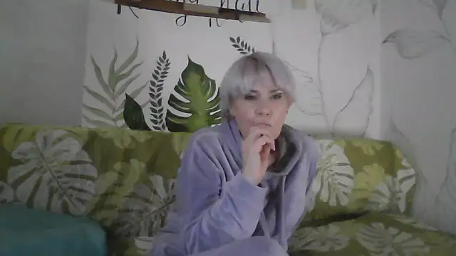 Catty Lady online show from December 2025 06:34:02 PM