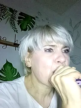 Snapshot of Catty_Lady chatting on November 2025 07:06:01 PM Catty Lady online show from November 2025 07:06:01 PM