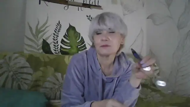 Catty Lady online show from December 2025 05:49:02 PM