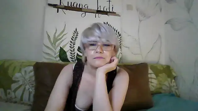 Catty Lady online show from March 2026 07:54:02 PM