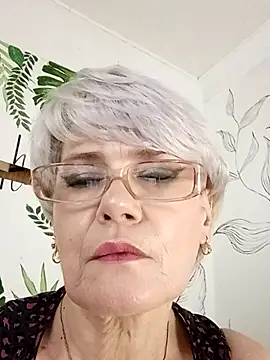 Snapshot of Catty_Lady chatting on September 2025 05:35:02 PM Catty Lady online show from September 2025 05:35:02 PM