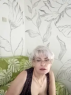 Snapshot of Catty_Lady chatting on September 2025 04:53:01 PM Catty Lady online show from September 2025 04:53:01 PM