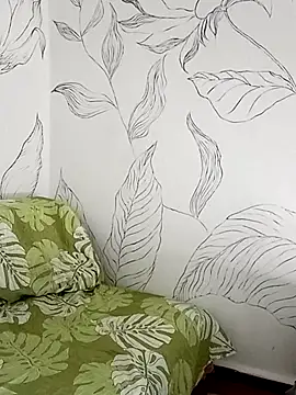 Snapshot of Catty_Lady chatting on September 2025 04:07:01 PM Catty Lady online show from September 2025 04:07:01 PM