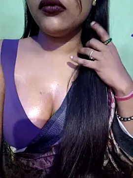 Snapshot of JIYA-04 chatting on November 2025 12:43:02 PM JIYA-04 online show from November 2025 12:43:02 PM