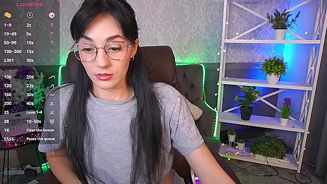 EviLune online show from November 2025 09:37:01 PM