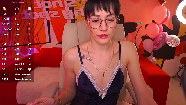 EviLune online show from February 2026 09:36:01 PM