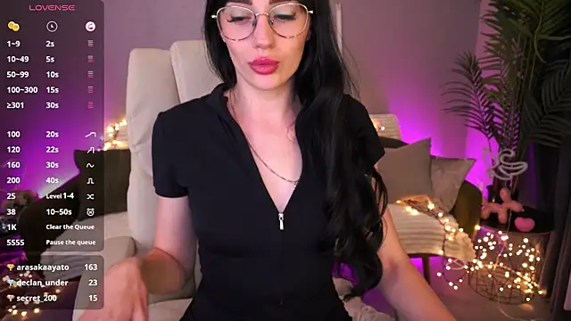 EviLune online show from May 2026 01:57:16 AM