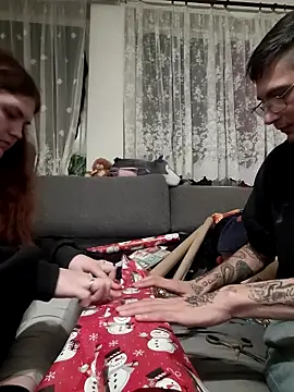 Engelundteufelchen23 online show from December 2025 07:19:02 PM