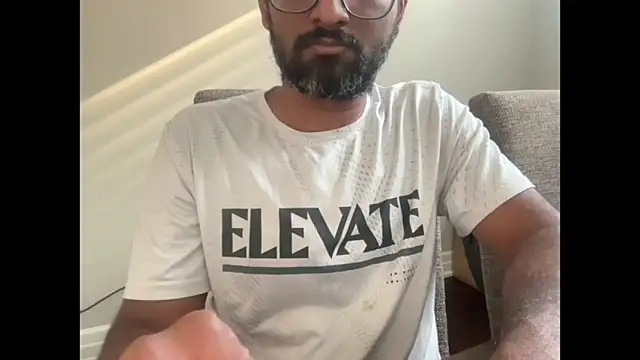 pranastro00 online show from November 2025 05:02:01 PM