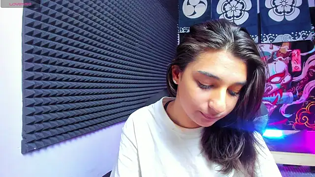 Snapshot of Elfy_Rare_ chatting on October 2025 03:01:01 PM Elfy Rare online show from October 2025 03:01:01 PM