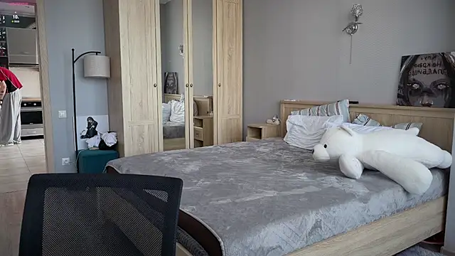 Snapshot of olivertasty chatting on July 2026 12:42:02 PM olivertasty online show from July 2026 12:42:02 PM