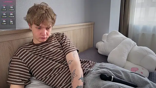 Snapshot of olivertasty chatting on May 2026 12:47:01 PM olivertasty online show from May 2026 12:47:01 PM