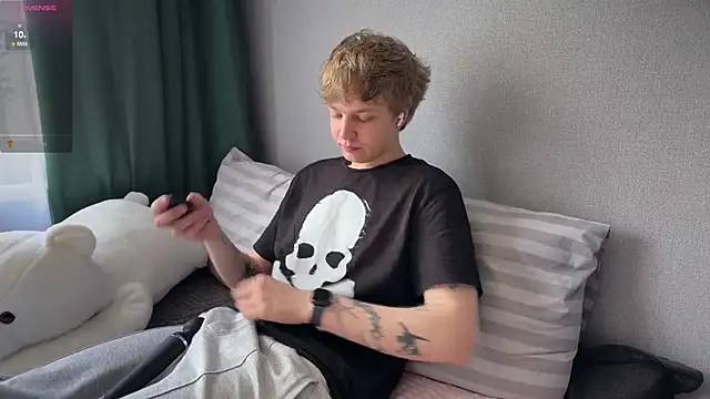 Snapshot of olivertasty chatting on May 2026 06:33:02 AM olivertasty online show from May 2026 06:33:02 AM