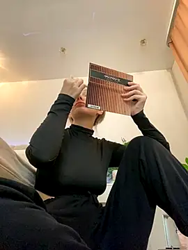 miamunn online show from October 2025 05:35:02 PM