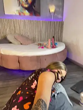 Saracooper   online show from January 2026 03:35:02 AM