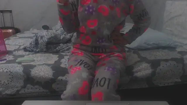 sabrina v  online show from November 2025 04:18:01 PM