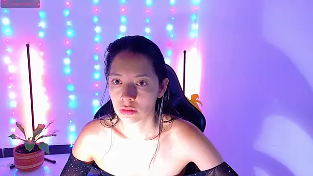 Sarasavage online show from April 2026 03:13:01 PM