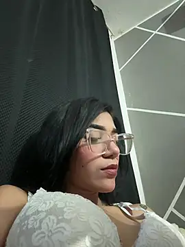 ElaRose 12 online show from April 2026 06:01:01 PM