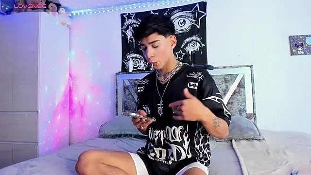 Snapshot of Dark_Boy26 chatting on October 2025 09:15:02 PM Dark Boy26 online show from October 2025 09:15:02 PM