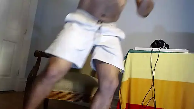 Snapshot of yoset21 chatting on November 2025 04:16:01 AM yoset21 online show from November 2025 04:16:01 AM