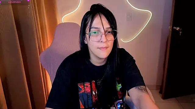 Snapshot of kimflexible_x chatting on December 2025 04:06:01 AM kimflexible x online show from December 2025 04:06:01 AM