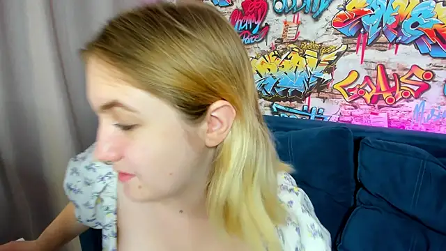 Julia Jips online show from October 2025 01:06:02 AM