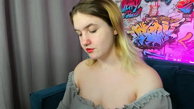 Julia Jips online show from September 2025 12:06:02 AM