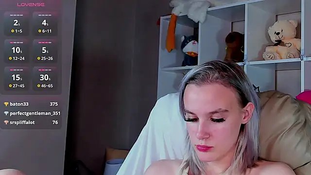 Snapshot of Carolin_Miller chatting on November 2025 09:25:01 PM Carolin Miller online show from November 2025 09:25:01 PM