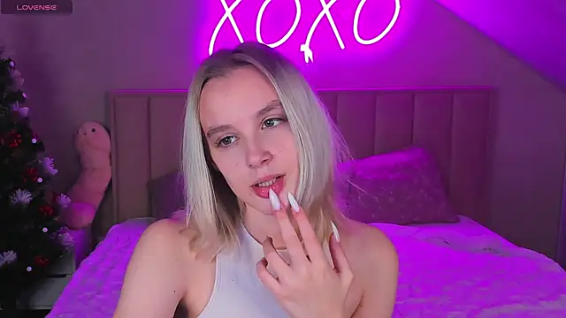 Snapshot of Carolin_Miller chatting on December 2025 09:04:02 AM Carolin Miller online show from December 2025 09:04:02 AM