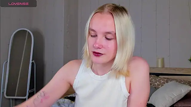 Snapshot of Carolin_Miller chatting on September 2025 08:31:02 AM Carolin Miller online show from September 2025 08:31:02 AM