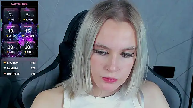 Snapshot of Carolin_Miller chatting on December 2025 10:09:01 PM Carolin Miller online show from December 2025 10:09:01 PM