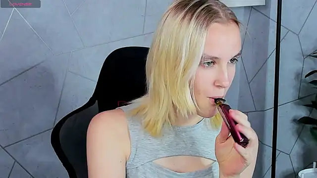 Carolin Miller online show from October 2025 06:15:01 AM