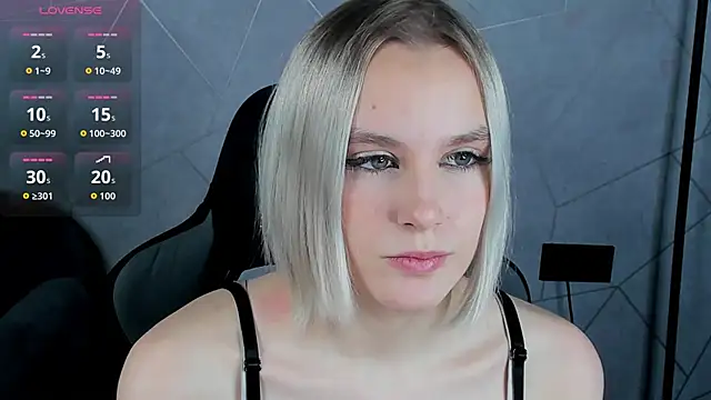 Snapshot of Carolin_Miller chatting on December 2025 09:42:02 AM Carolin Miller online show from December 2025 09:42:02 AM