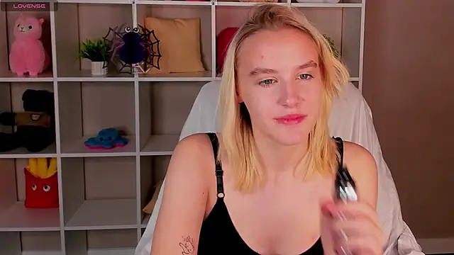 Snapshot of Carolin_Miller chatting on October 2025 01:39:01 AM Carolin Miller online show from October 2025 01:39:01 AM