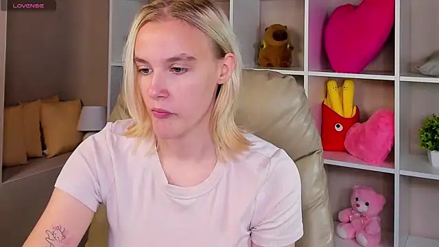 Snapshot of Carolin_Miller chatting on September 2025 04:08:01 AM Carolin Miller online show from September 2025 04:08:01 AM