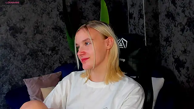 Snapshot of Carolin_Miller chatting on October 2025 07:54:02 AM Carolin Miller online show from October 2025 07:54:02 AM