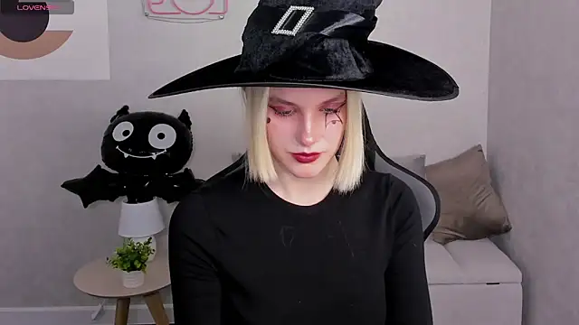 Snapshot of Carolin_Miller chatting on October 2025 07:29:02 AM Carolin Miller online show from October 2025 07:29:02 AM