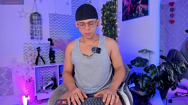 jhosepMoreno online show from April 2026 03:02:01 PM