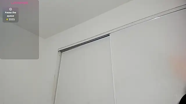 Snapshot of mayaamor chatting on February 2026 04:33:01 AM mayaamor online show from February 2026 04:33:01 AM