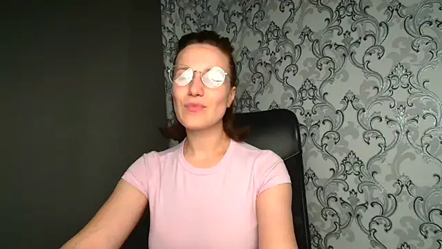 Kelly Kisss online show from July 2026 11:17:01 AM