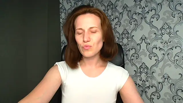 Kelly Kisss online show from June 2026 11:15:01 AM