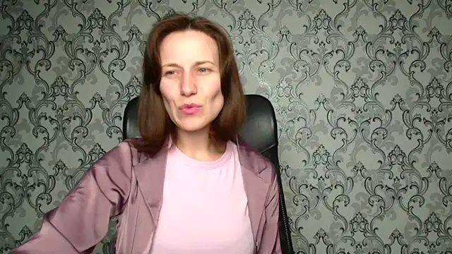 Snapshot of Kelly_Kisss chatting on December 2025 01:21:02 PM Kelly Kisss online show from December 2025 01:21:02 PM