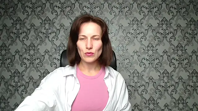 Snapshot of Kelly_Kisss chatting on November 2025 12:20:01 PM Kelly Kisss online show from November 2025 12:20:01 PM