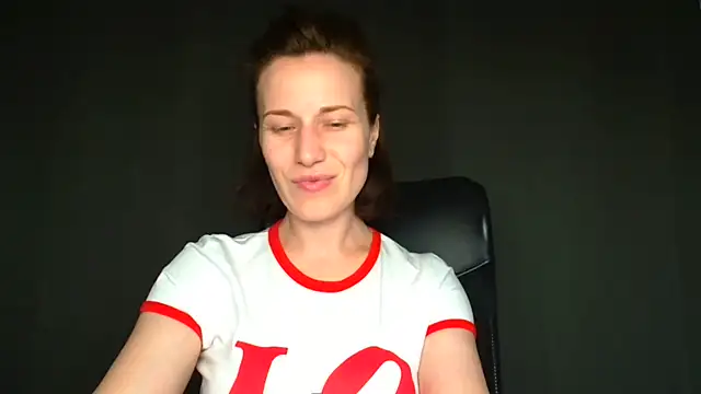 Kelly Kisss online show from June 2026 11:32:02 AM
