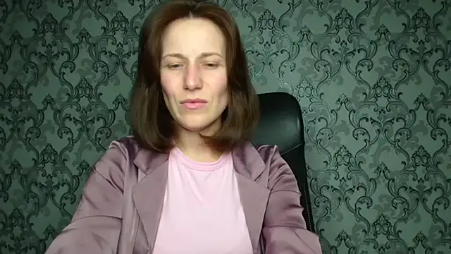 Snapshot of Kelly_Kisss chatting on December 2025 06:23:01 PM Kelly Kisss online show from December 2025 06:23:01 PM