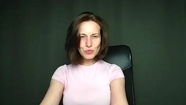 Kelly Kisss online show from April 2026 11:18:02 AM