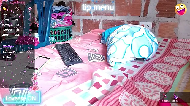 Snapshot of naomi_powel chatting on July 2026 08:01:02 PM naomi powel online show from July 2026 08:01:02 PM