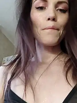 Angie meow online show from November 2025 10:08:01 AM